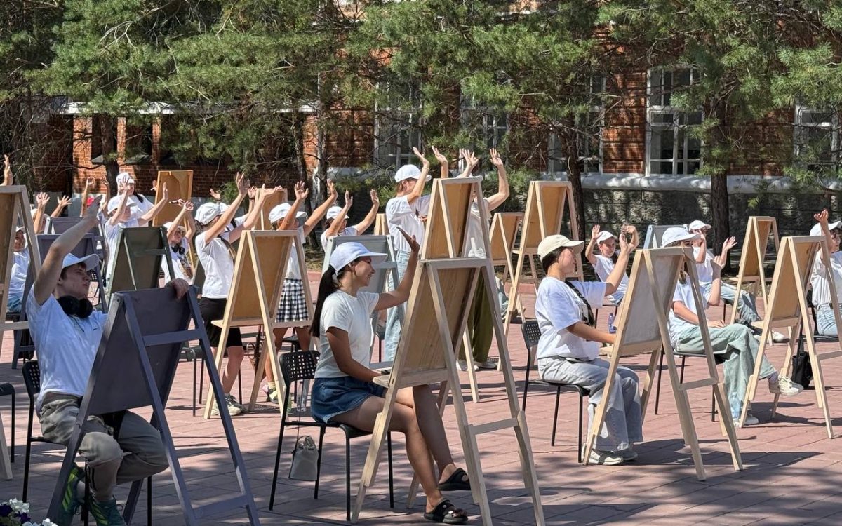 «Портрет великого»: в Костанае прошла творческая акция ко Дню Абая