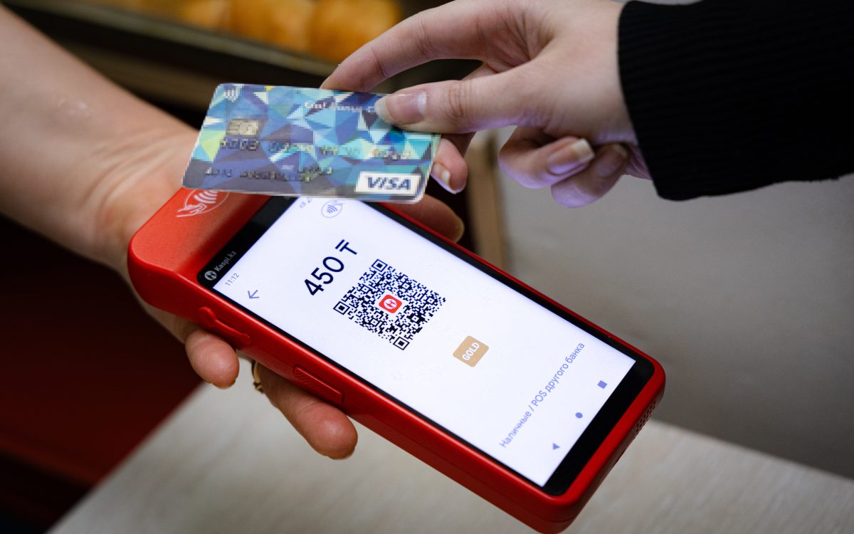 Главный вопрос для многих предпринимателей, работающих на упрощенке: какой формат работы выбрать с нового года