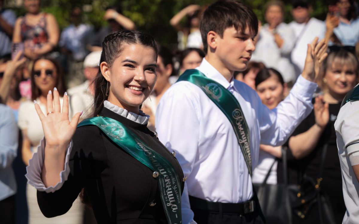 Последний звонок для 91 выпускника прозвенел в школе-лицее № 2 города Костаная