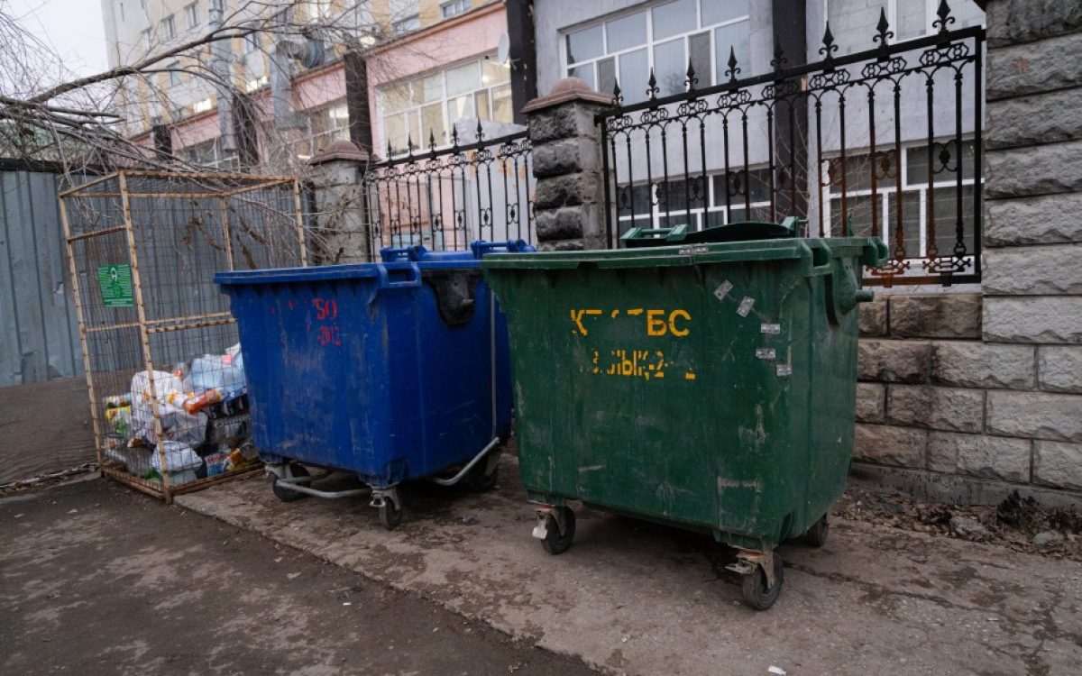 Более двух тысяч контейнеров для раздельного сбора мусора установили в Костанайской области