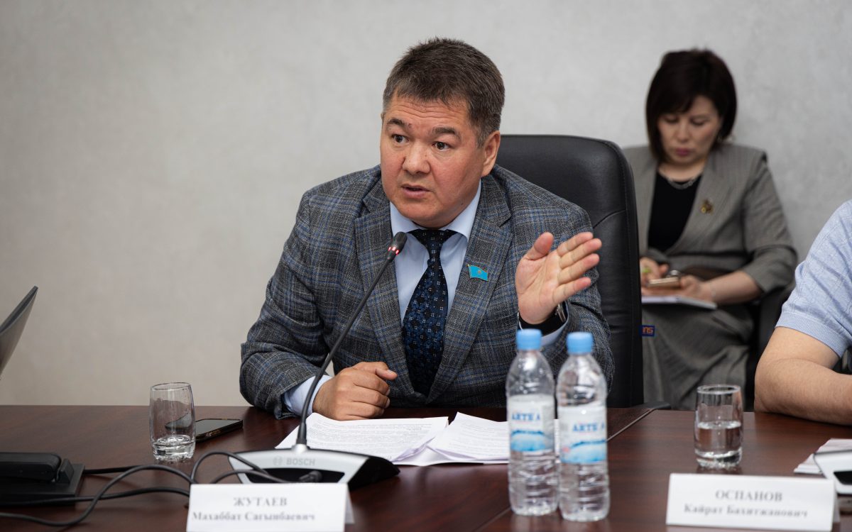 «Встречи с людьми — основа нашей работы», — председатель постоянной комиссии Костанайского облмаслихата