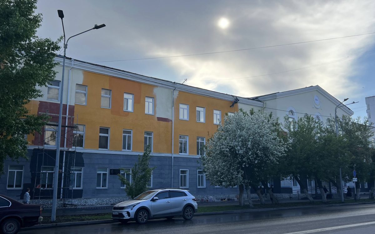 Спустя четыре года Костанайскому высшему колледжу Казпотребсоюза вернули прежний цвет