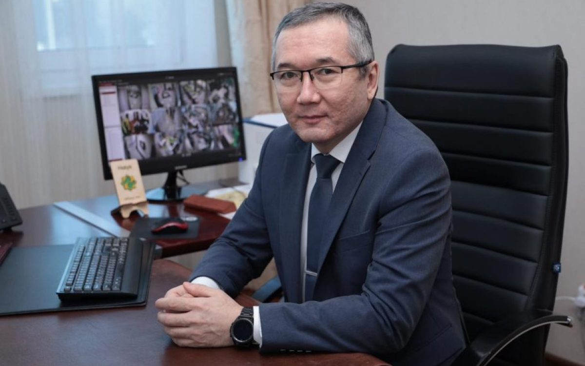 Банкир — о «зомбированных» клиентах, завирусованных флешках в букетах и скрытых угрозах для костанайского бизнеса