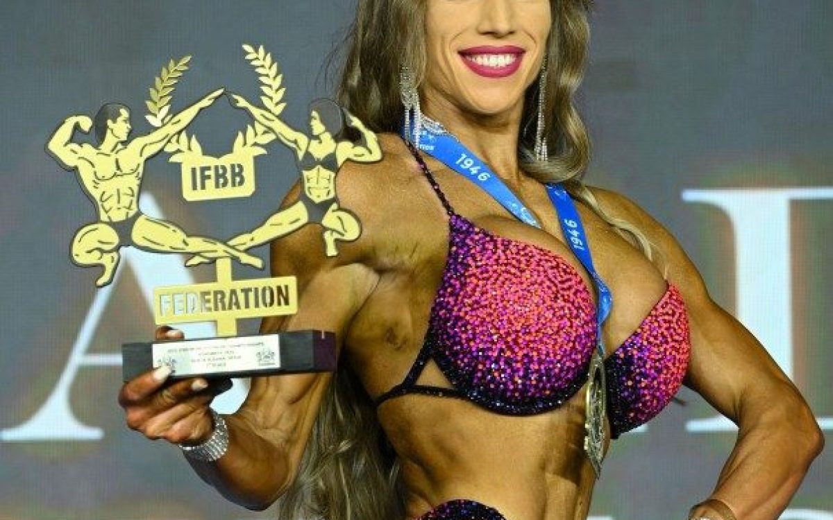 Костанайская спортсменка Юлия Порунова завоевала титул чемпионки мира по бодибилдингу