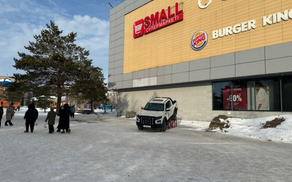 Почему некоторые павильоны между ТРЦ Mart и ЦУМом исчезли?