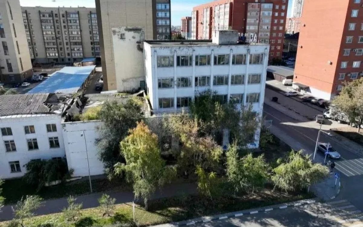 Здание бывшей обувной фабрики «Алпамыс» в Костанае снова продается