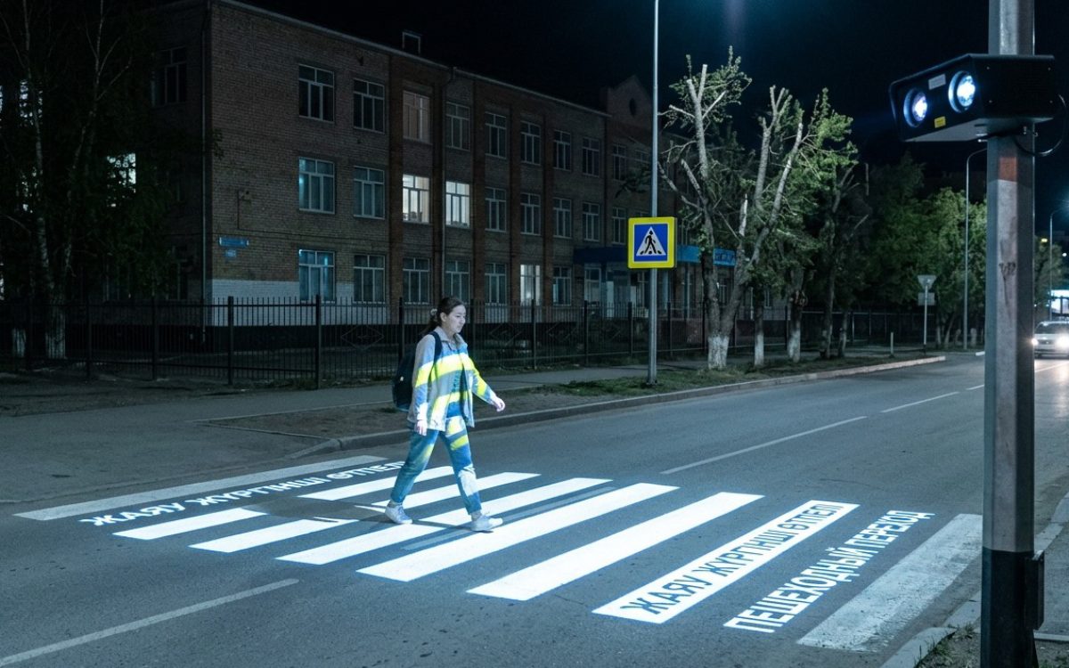 В Костанае установят 40 проекционных пешеходных переходов
