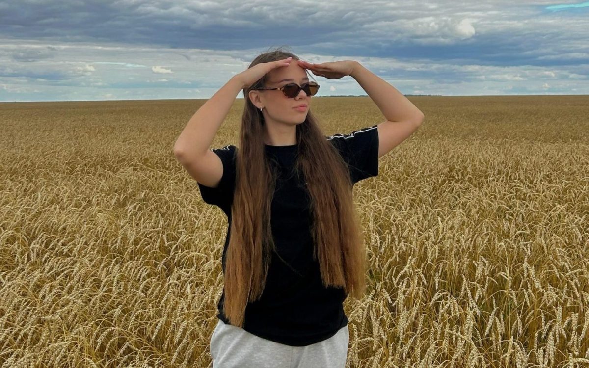 Школьница из Костанайской области завела агроблог и ломает стереотипы о девушках в сельском хозяйстве