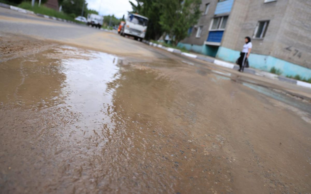 В Костанае в районе КЖБИ без холодной воды остались 10 жилых домов