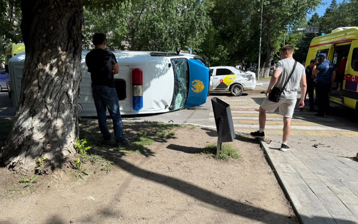 ДТП с участием автозака произошло в центре Костаная