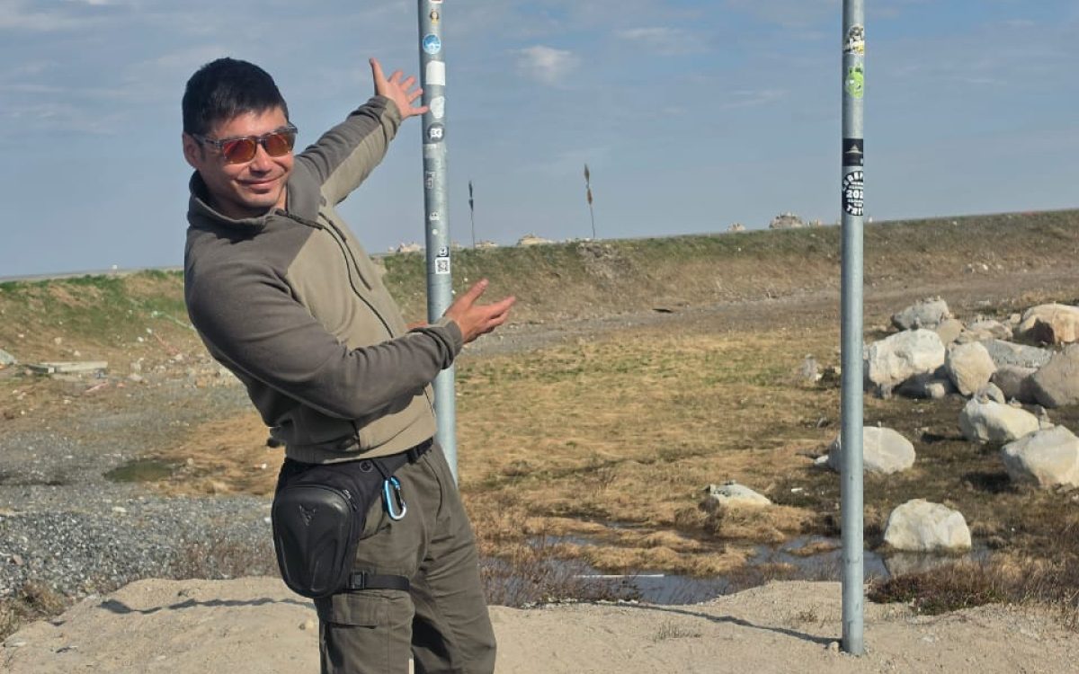 Костанаец Жанболат Жанабаев на мотоцикле доехал до Северного Ледовитого океана