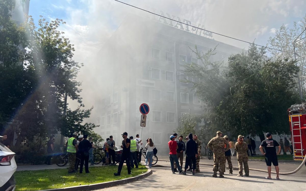 В Костанае в районе «Большевички» пожар