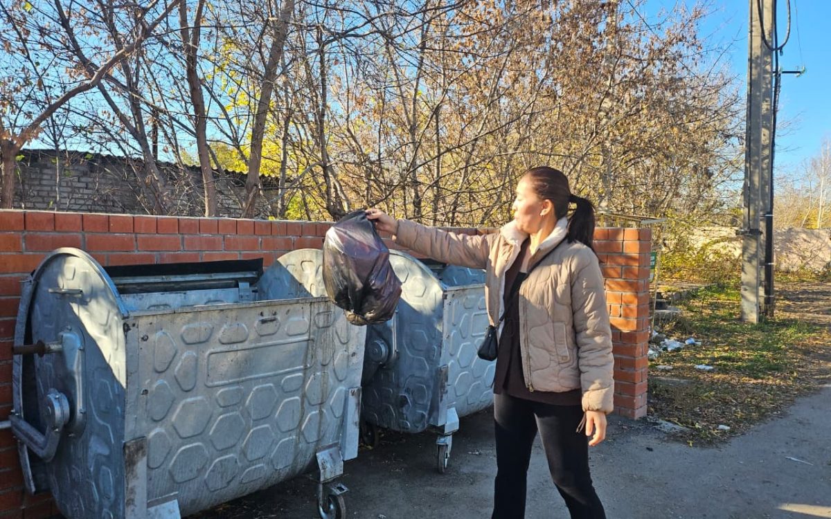 В Костанайском районе постепенно обновляют контейнерные площадки